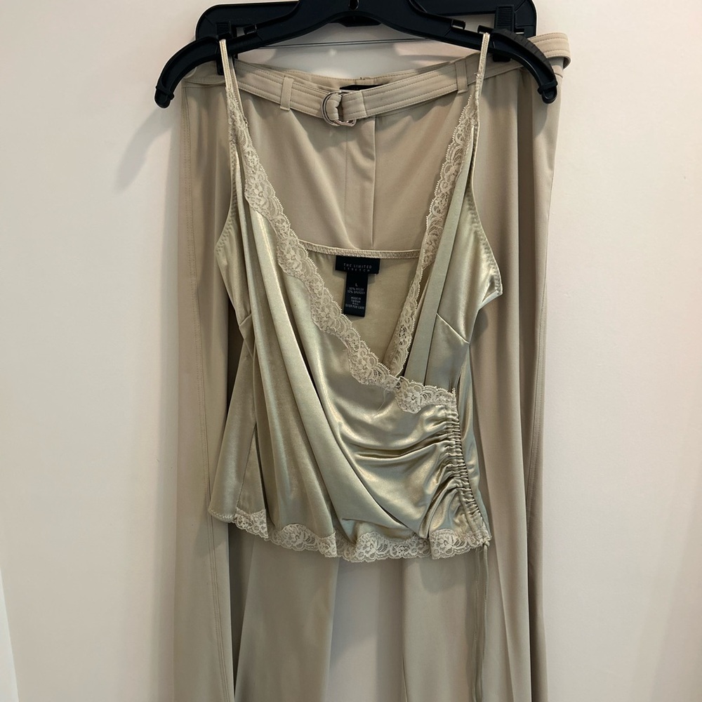 The Limited Collection Women’s Suit, Size 12. Includes lace cami.